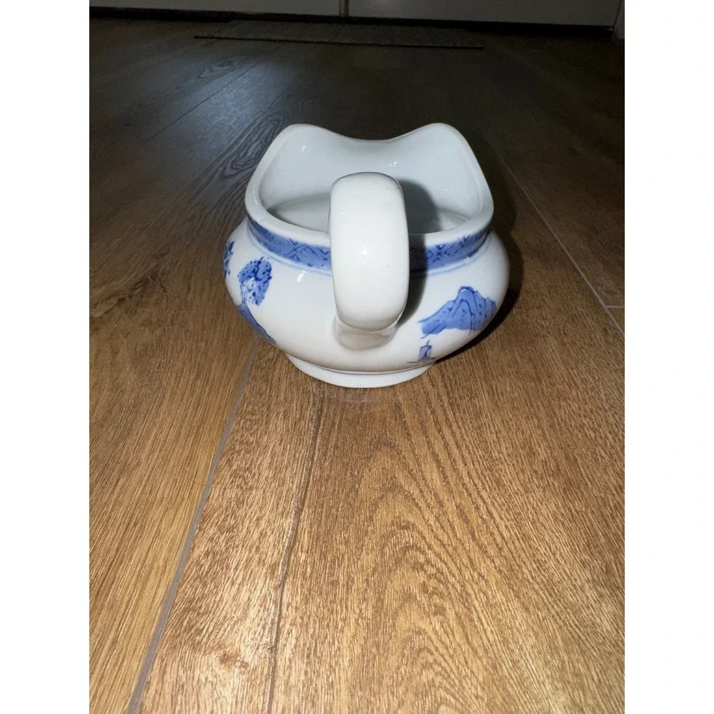 Blue Willow Creamer‎ Porcelain China IDG Oriental Asian Decor Pitcher